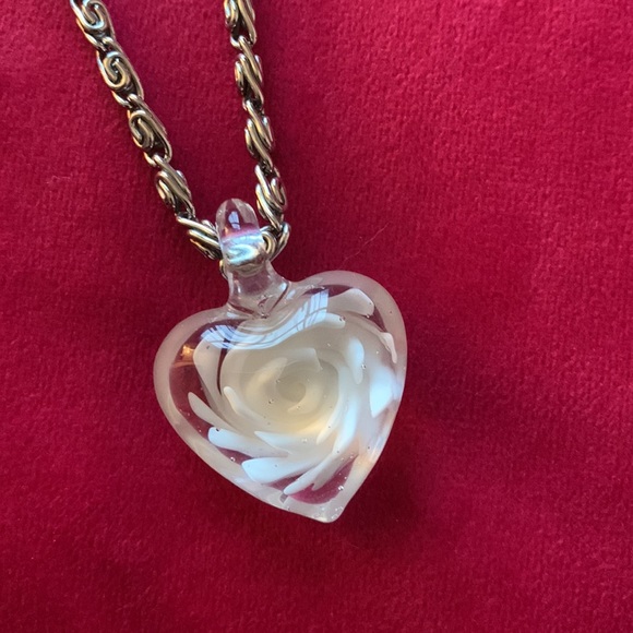 Glass heart necklace - Picture 2 of 3